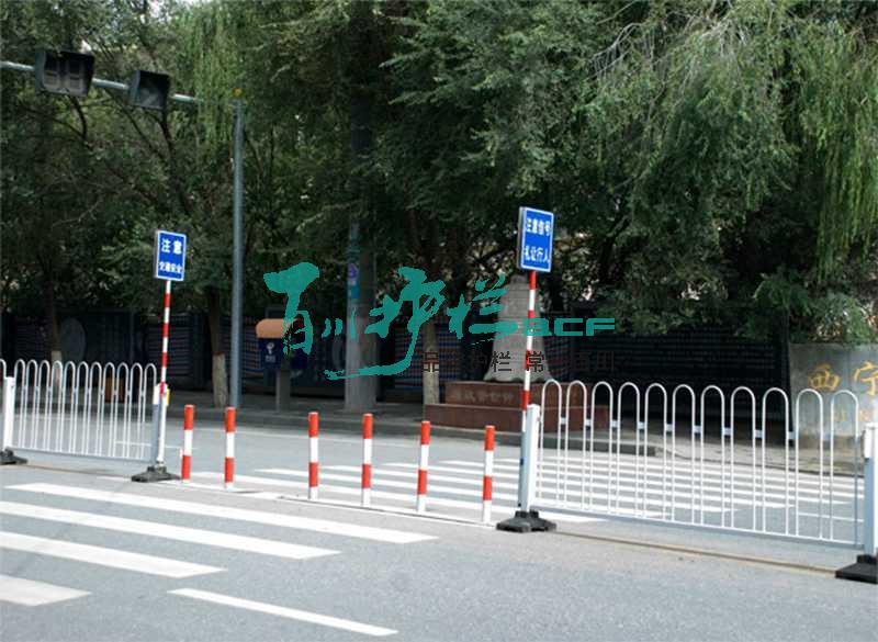 img of 西寧京式道路護欄工程