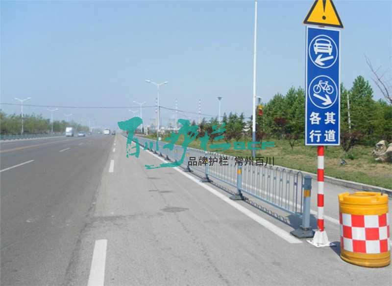 img of 鄒城京式道路護欄工程