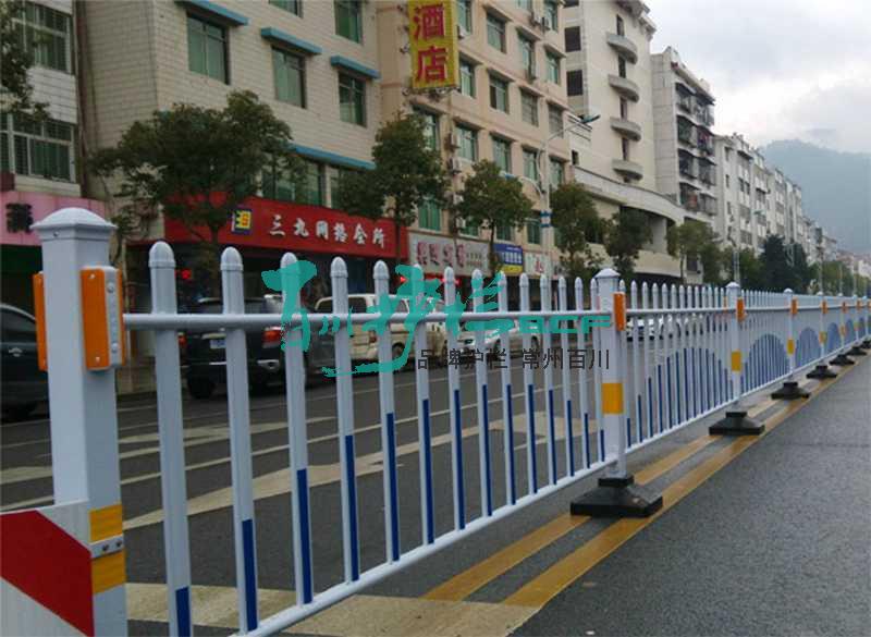 南岳防跨型道路護(hù)欄工程