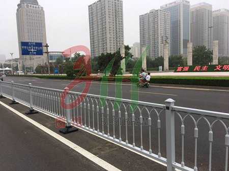 七種常見的隔離護欄 市政護欄.jpg