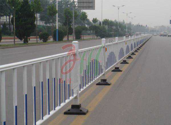 道路護欄的特點及維護方法 道路護欄的特點及維護方法