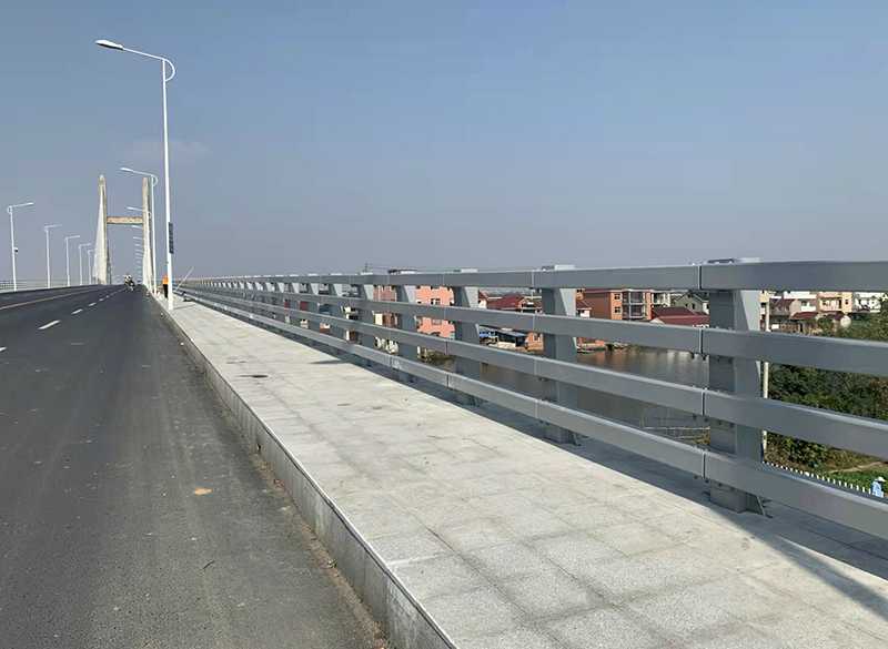 南京.橋梁護欄.整體熱鍍鋅護欄 (2).jpg